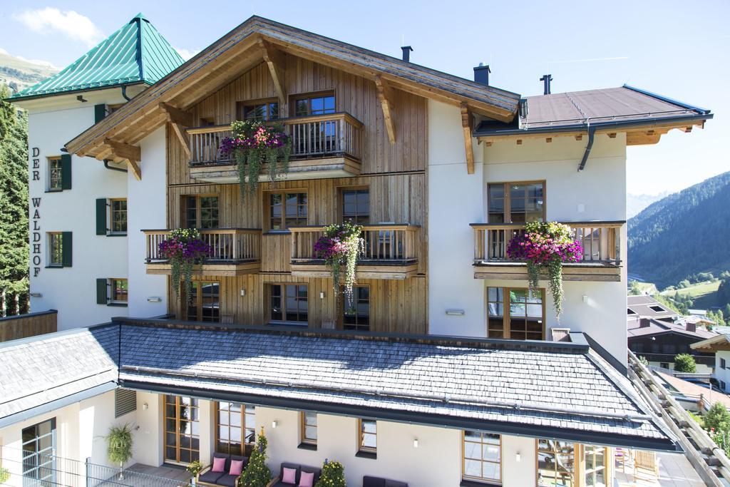 Hôtel Der Waldhof à Sankt Anton am Arlberg Extérieur photo